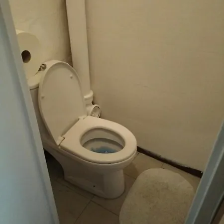Private Room With 2 Double Bed Metro 5 No Key Check In 8Pm- Checkout 12Noon Bobigny Exterior photo