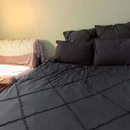 Private Room With 2 Double Bed Metro 5 No Key Check In 8Pm- Checkout 12Noon Bobigny Exterior photo