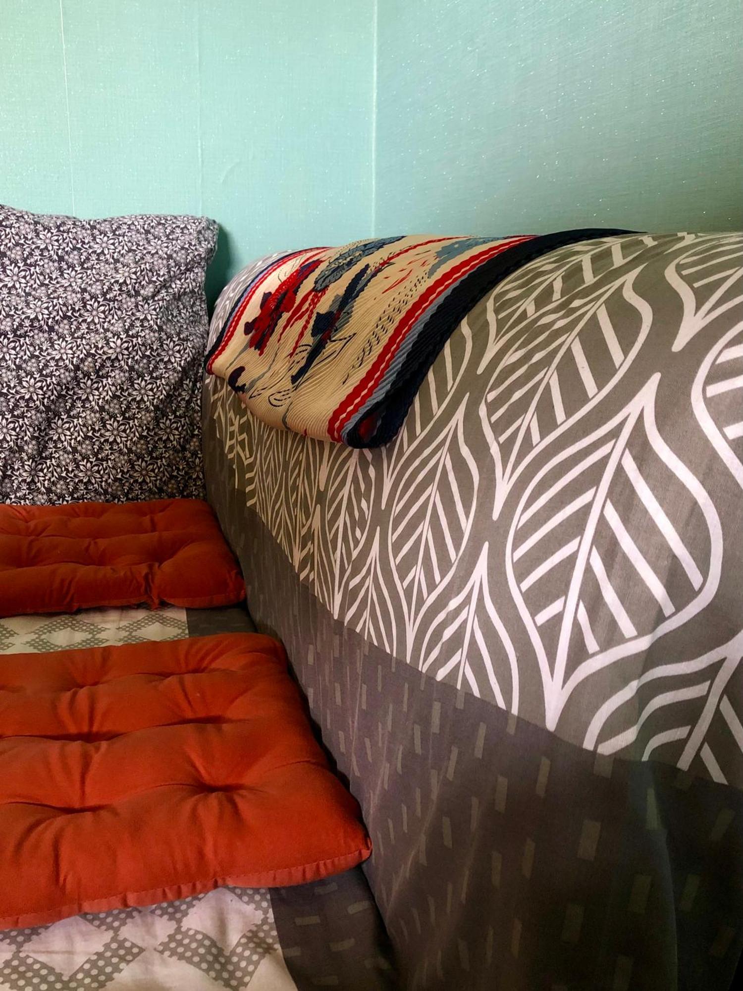 Private With 2 Double Bed Metro 5 No Key Check In 8pm- Checkout 12noon Homestay