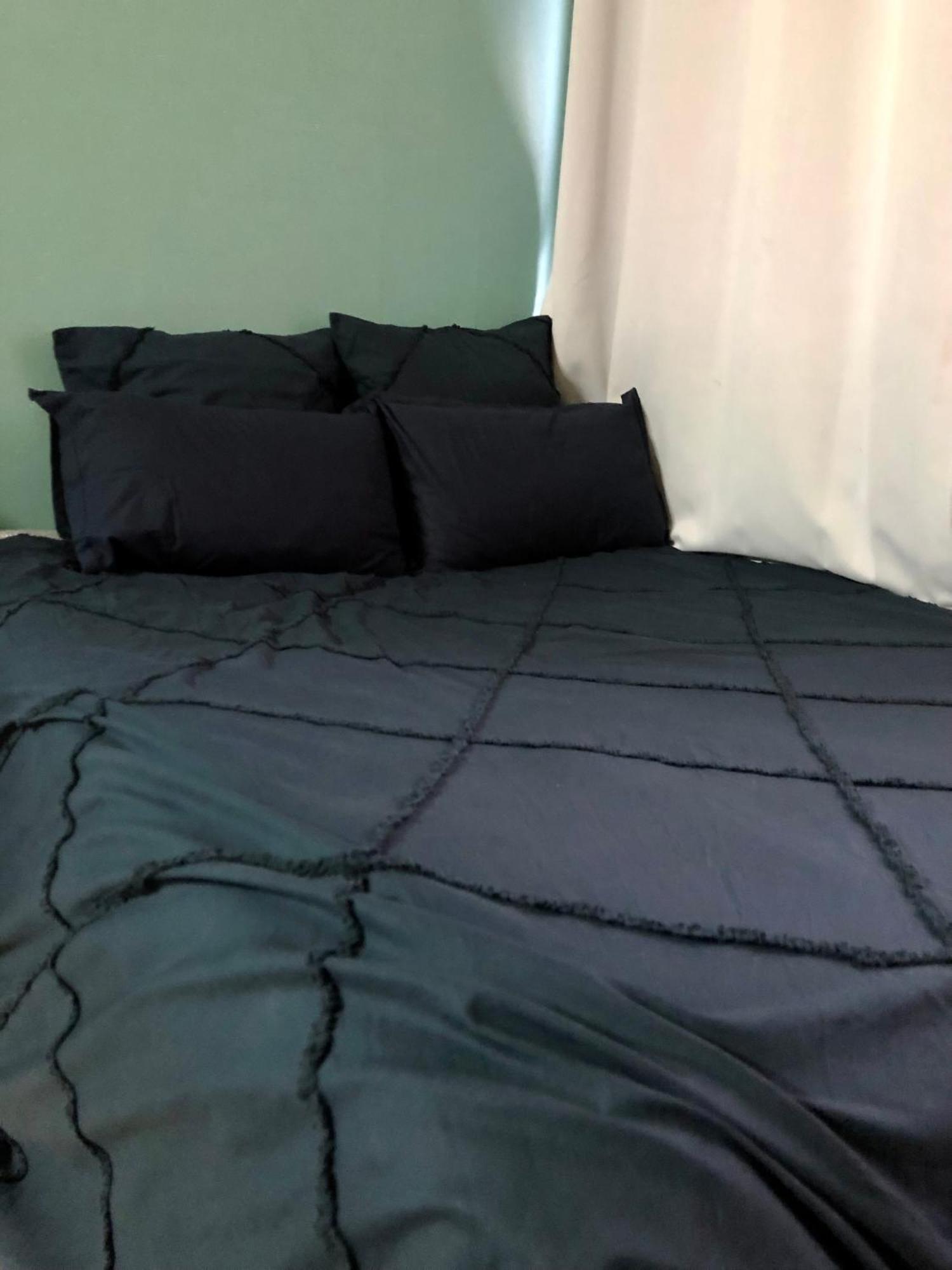 Homestay Private With 2 Double Bed Metro 5 No Key Check In 8pm- Checkout 12noon Bobigny