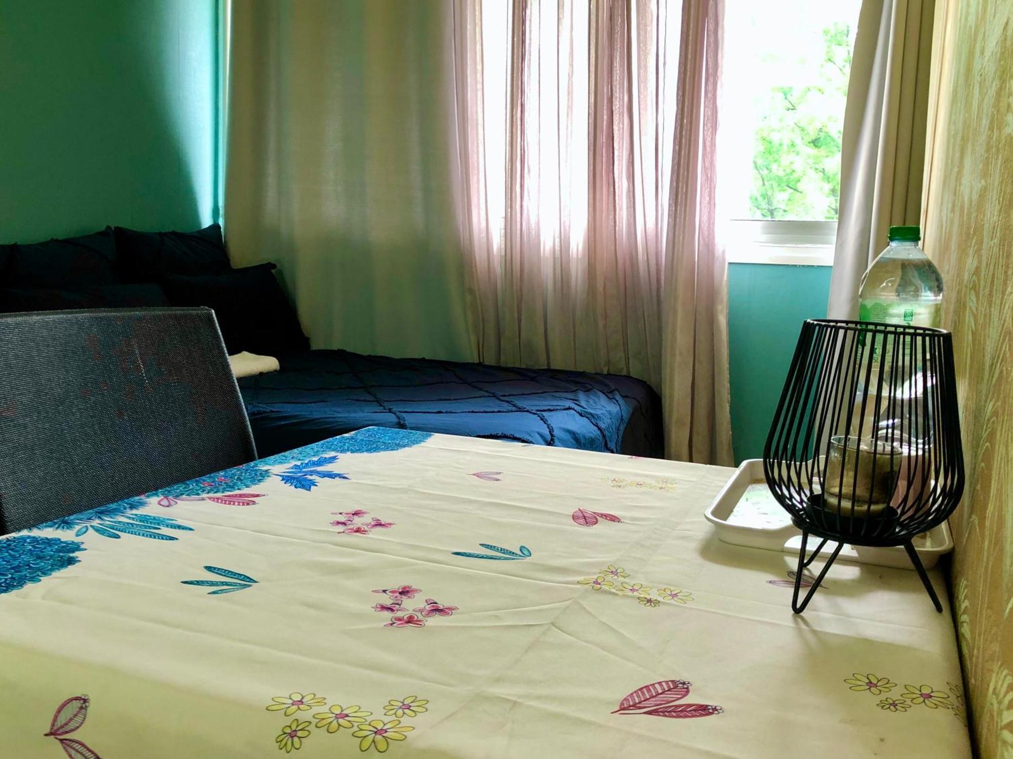 Private With 2 Double Bed Metro 5 No Key Check In 8pm- Checkout 12noon